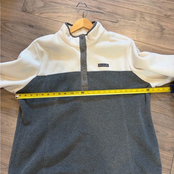Columbia Women's Two-Tone Fleece Pullover - Picture 5 of 6